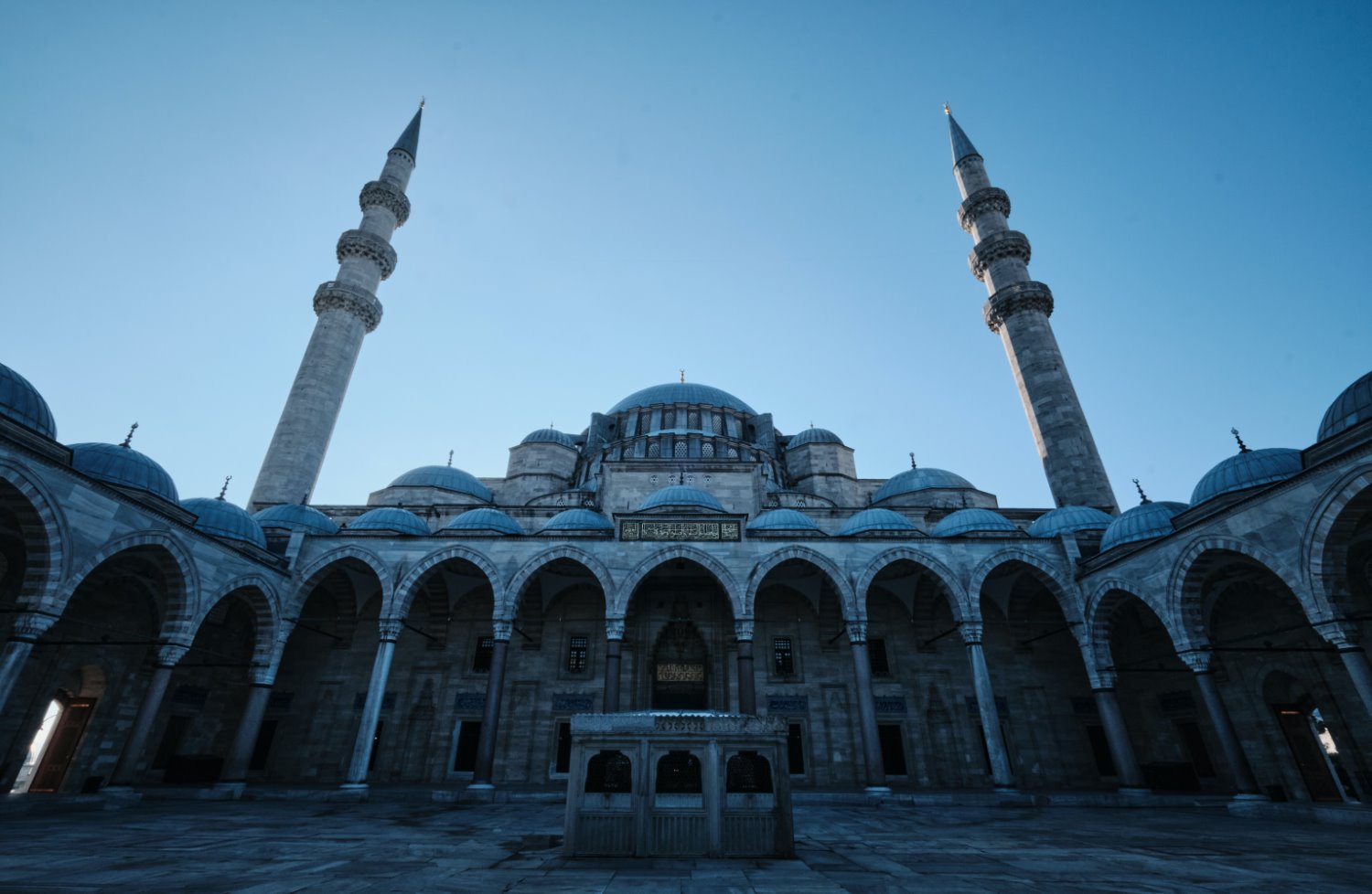 wide-angle lens photography